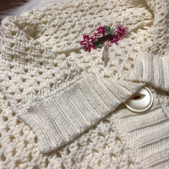 🌻SOLD🌻 Free People cropped crochet floral cardi - Picture 6 of 8